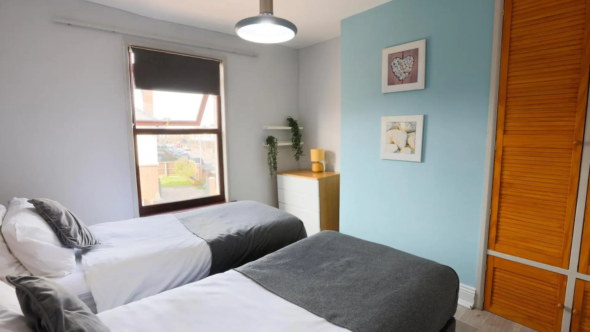 Pittville Place - Near Cheltenham Town - 2 Bed Home - Sleeps 6