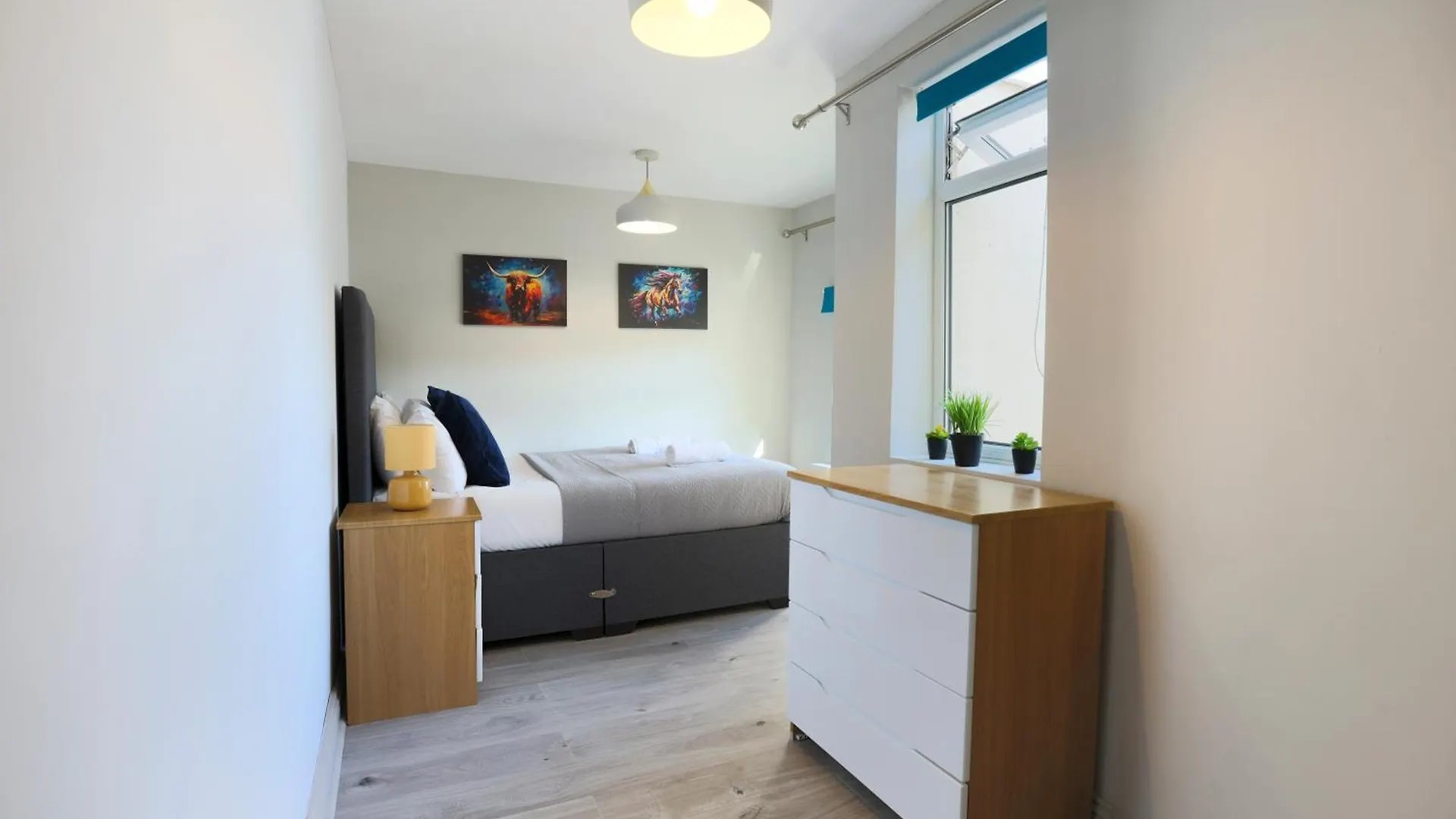 Pittville Place - Near Cheltenham Town - 2 Bed Home - Sleeps 6