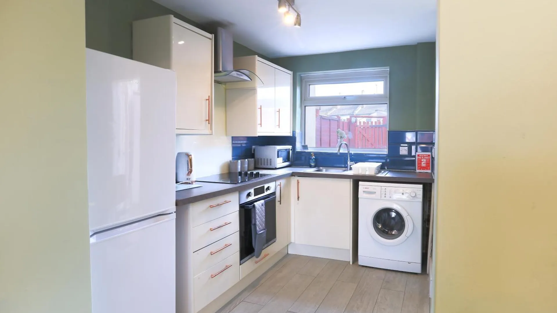 Pittville Place - Near Cheltenham Town - 2 Bed Home - Sleeps 6 Holiday home
